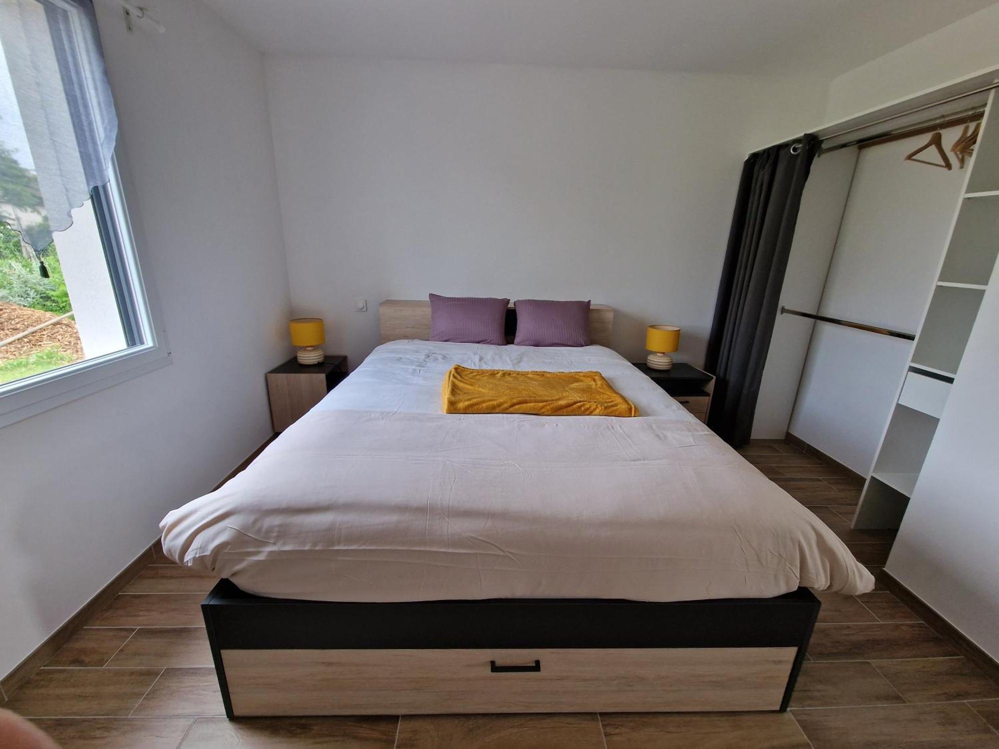 Coeur De Village Commerces Proximite Center Parcs Les-Trois-Moutiers Exterior photo